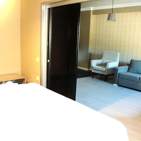 Ξενοδοχείο Maidos Suites